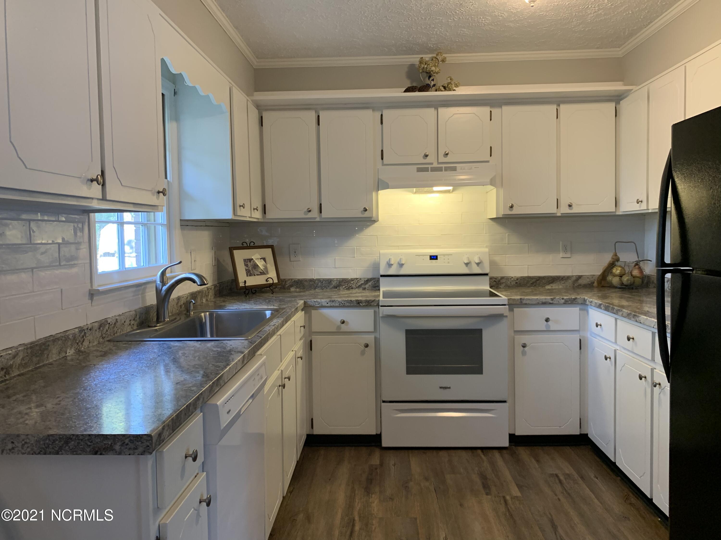 949 Montclair Avenue Rockingham, NC 28379 - Photo 4 of 16 Montclair-07