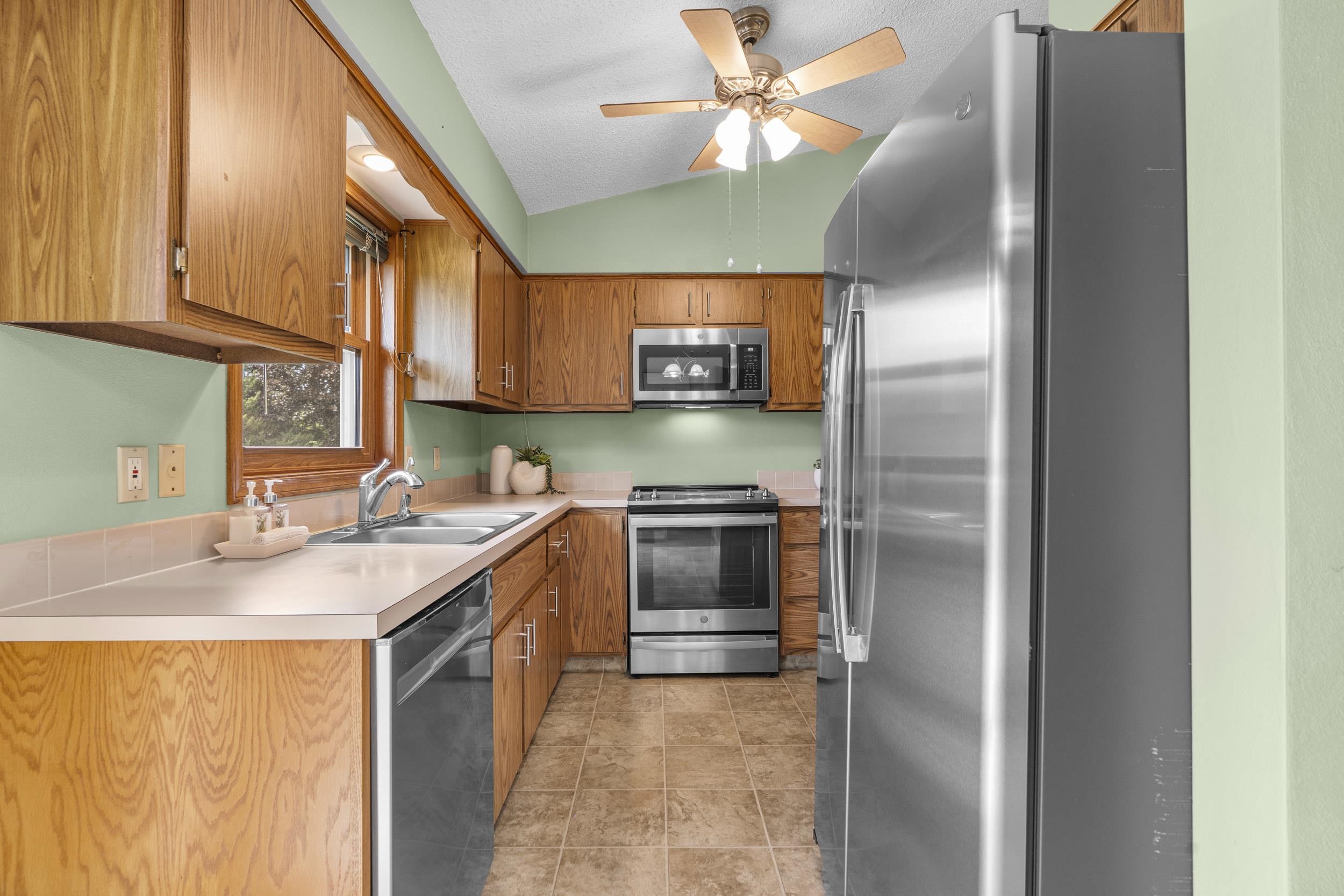 N469 Mayflower Road Appleton, WI 54914 - Photo 9 of 67