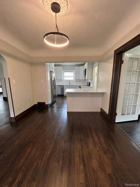 425 West Iroquois Road Pontiac, MI 48341 - Photo 9 of 41 Gallery Image 9