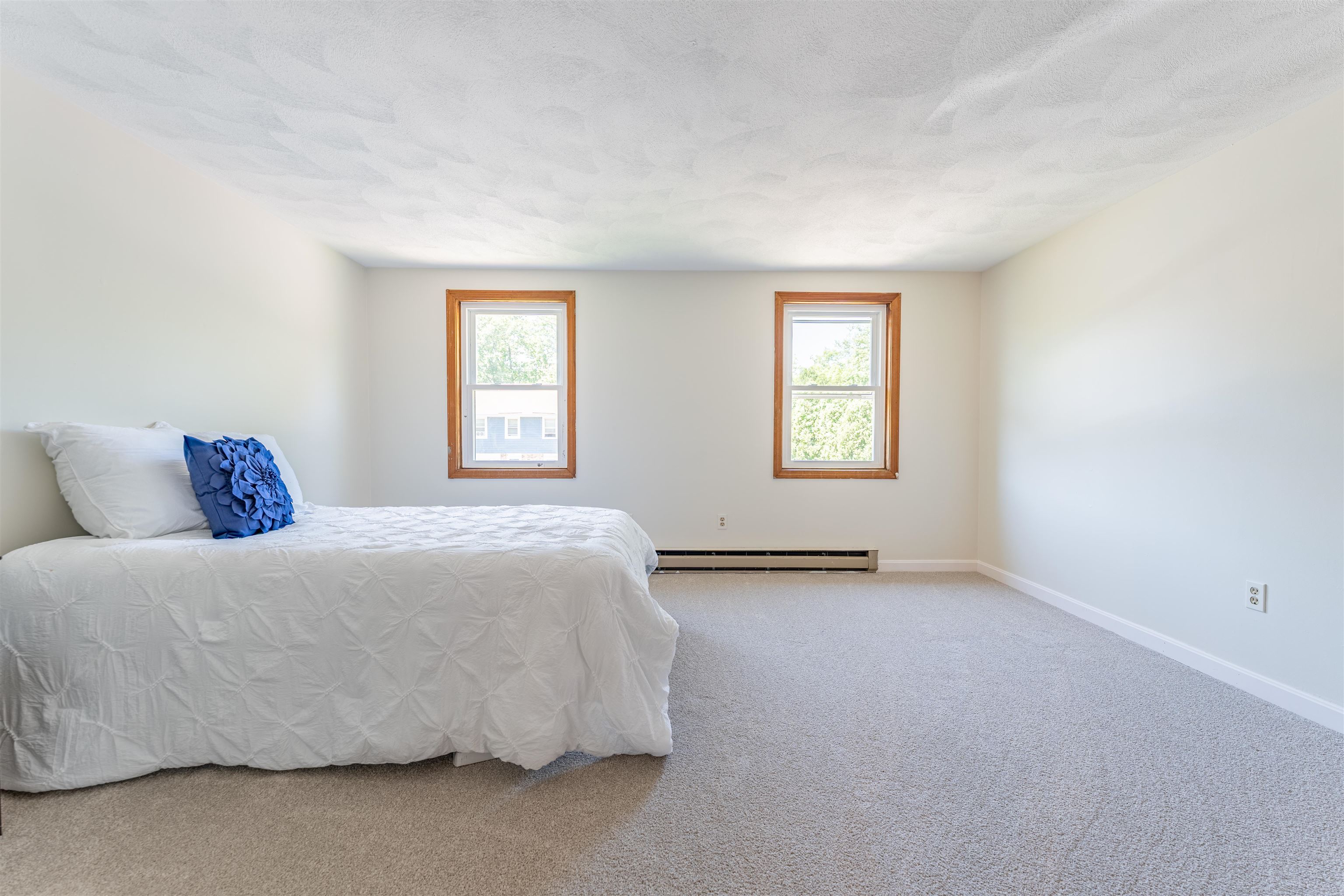 111 Stonegate Lane Derry, NH 03038 - Photo 15 of 25