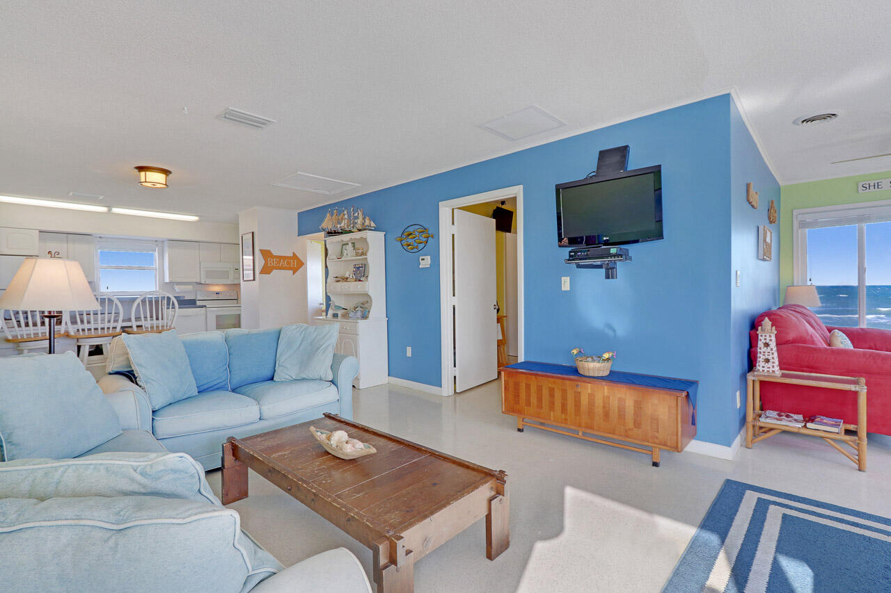 1501 Northeast Ocean Boulevard, Unit 2 Stuart, FL 34996 - Photo 6 of 18 Living Area