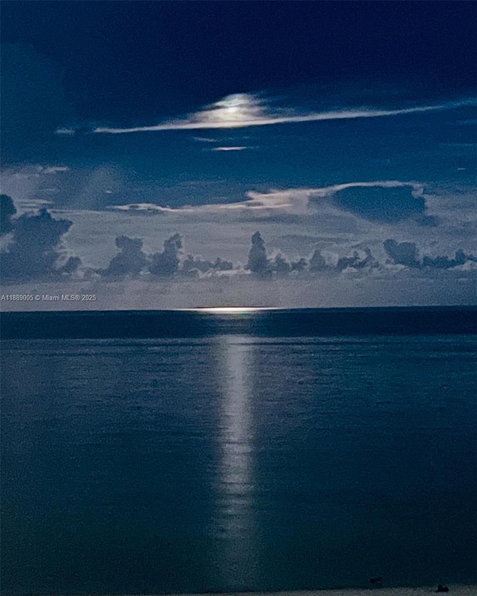 5601 Collins Avenue, Unit 1607 Miami Beach, FL 33140 - Photo 5 of 10