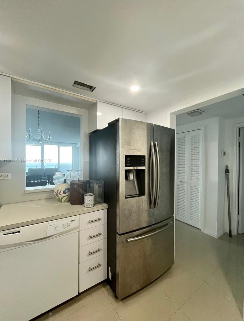 5601 Collins Avenue, Unit 1607 Miami Beach, FL 33140 - Photo 7 of 10