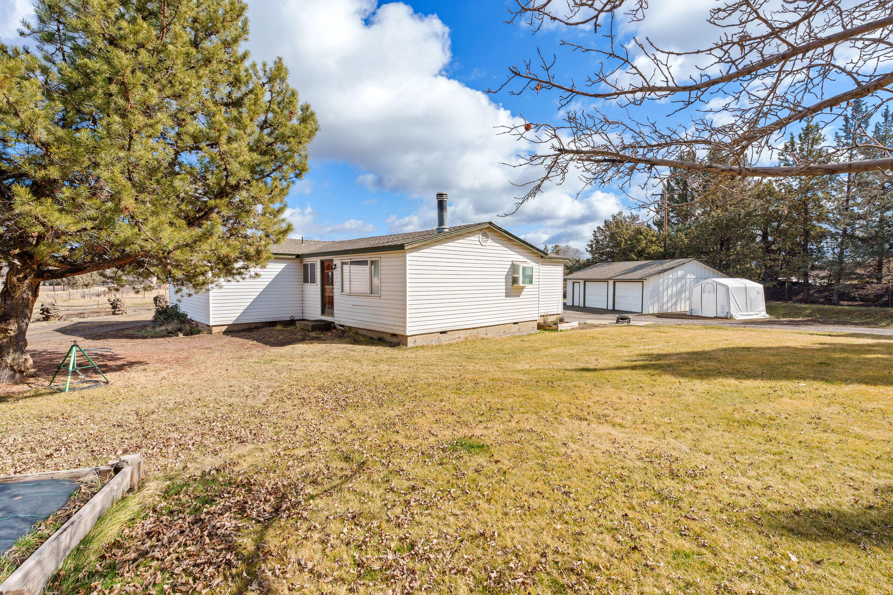 64904 Rimrock Drive Bend, OR 97703 - Photo 38 of 44