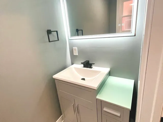 $355,000 | 7042 South Eberhart Avenue, Chicago, IL 60637