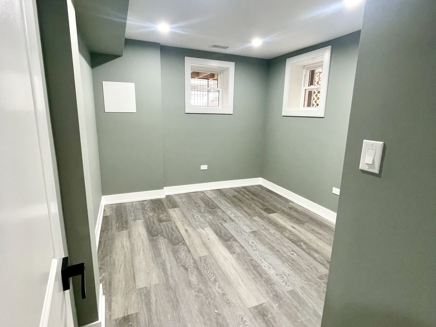 7042 South Eberhart Avenue Chicago, IL 60637 - Photo 22 of 43