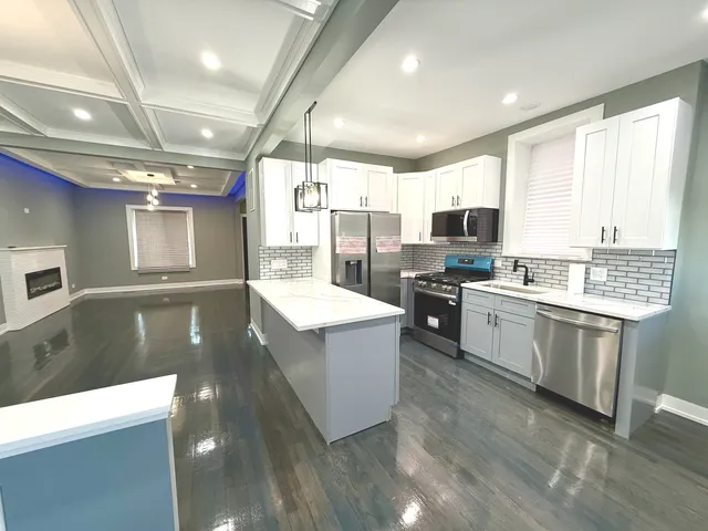 $355,000 | 7042 South Eberhart Avenue, Chicago, IL 60637