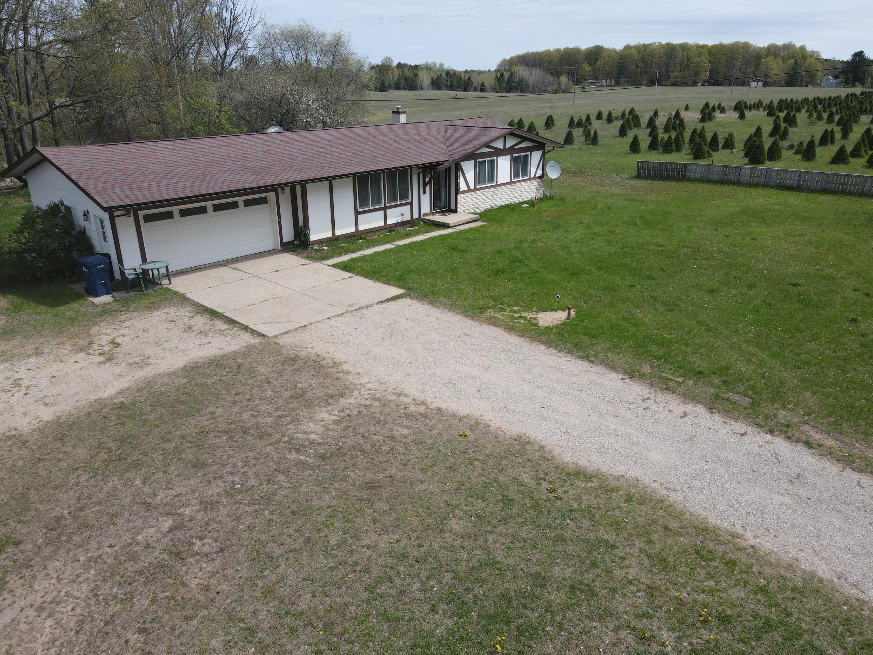 5737 34 Road Cadillac, MI 49601 - Photo 3 of 42 DJI_0470