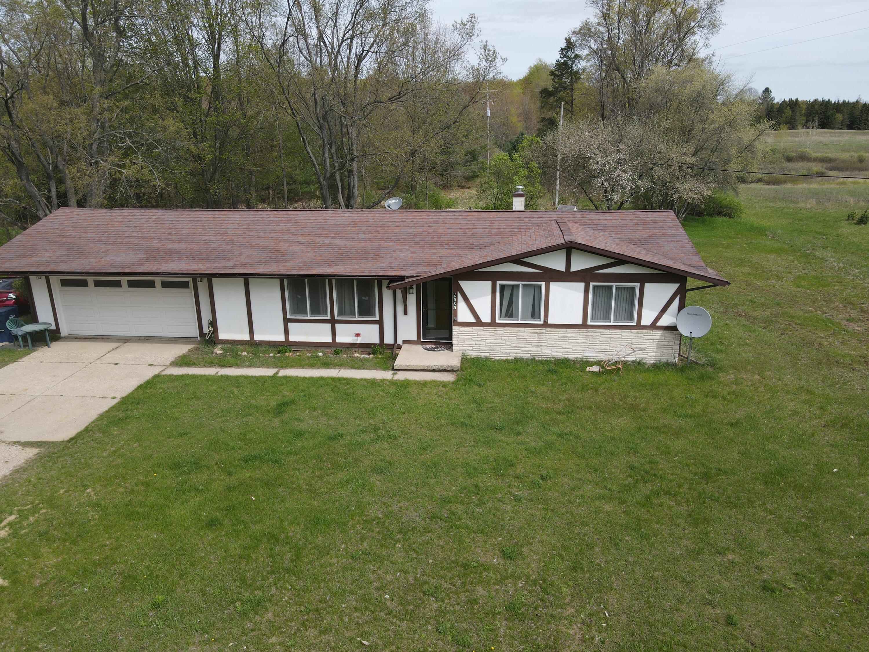 5737 34 Road Cadillac, MI 49601 - Photo 36 of 42 DJI_0475