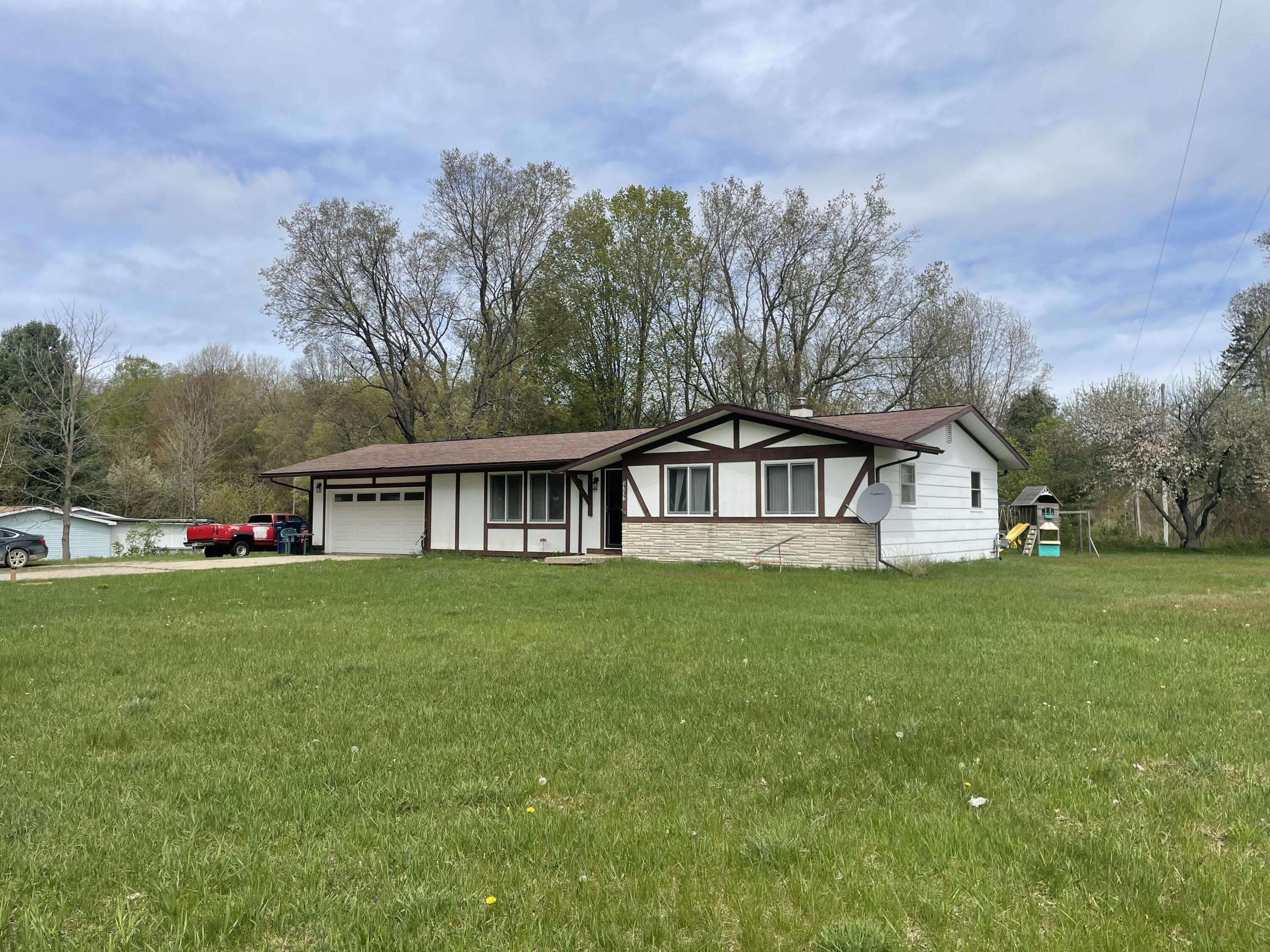 5737 34 Road Cadillac, MI 49601 - Photo 7 of 42 IMG_6342