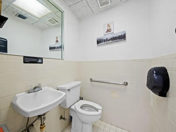 $32 | 3425 Galt Ocean Drive, Unit 100, Fort Lauderdale, FL 33308