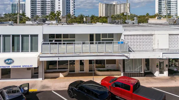 $32 | 3425 Galt Ocean Drive, Unit 100, Fort Lauderdale, FL 33308