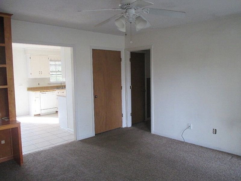 1032 Wellington Road Sumter, SC 29153 - Photo 2 of 4
