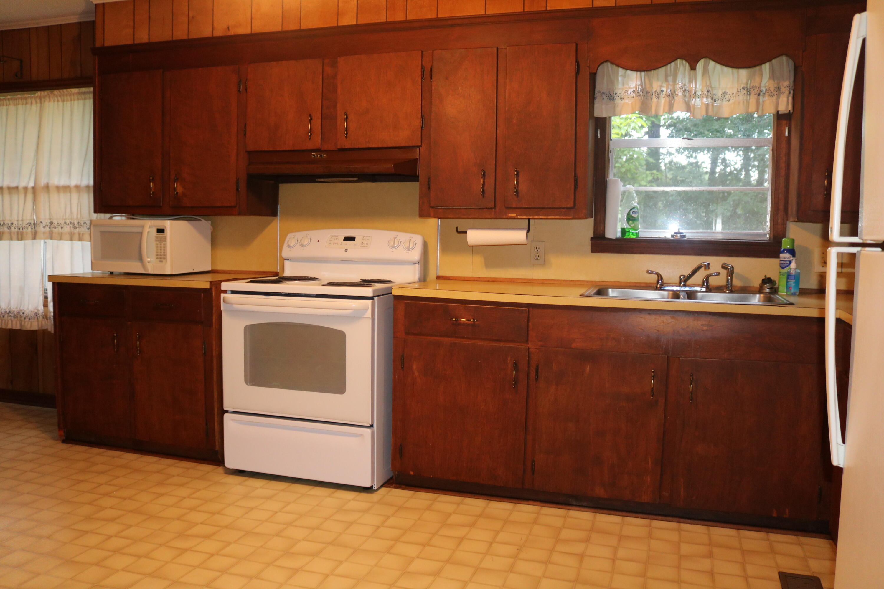 3417 Beulah Road Smoaks, SC 29481 - Photo 18 of 32 IMG_8576