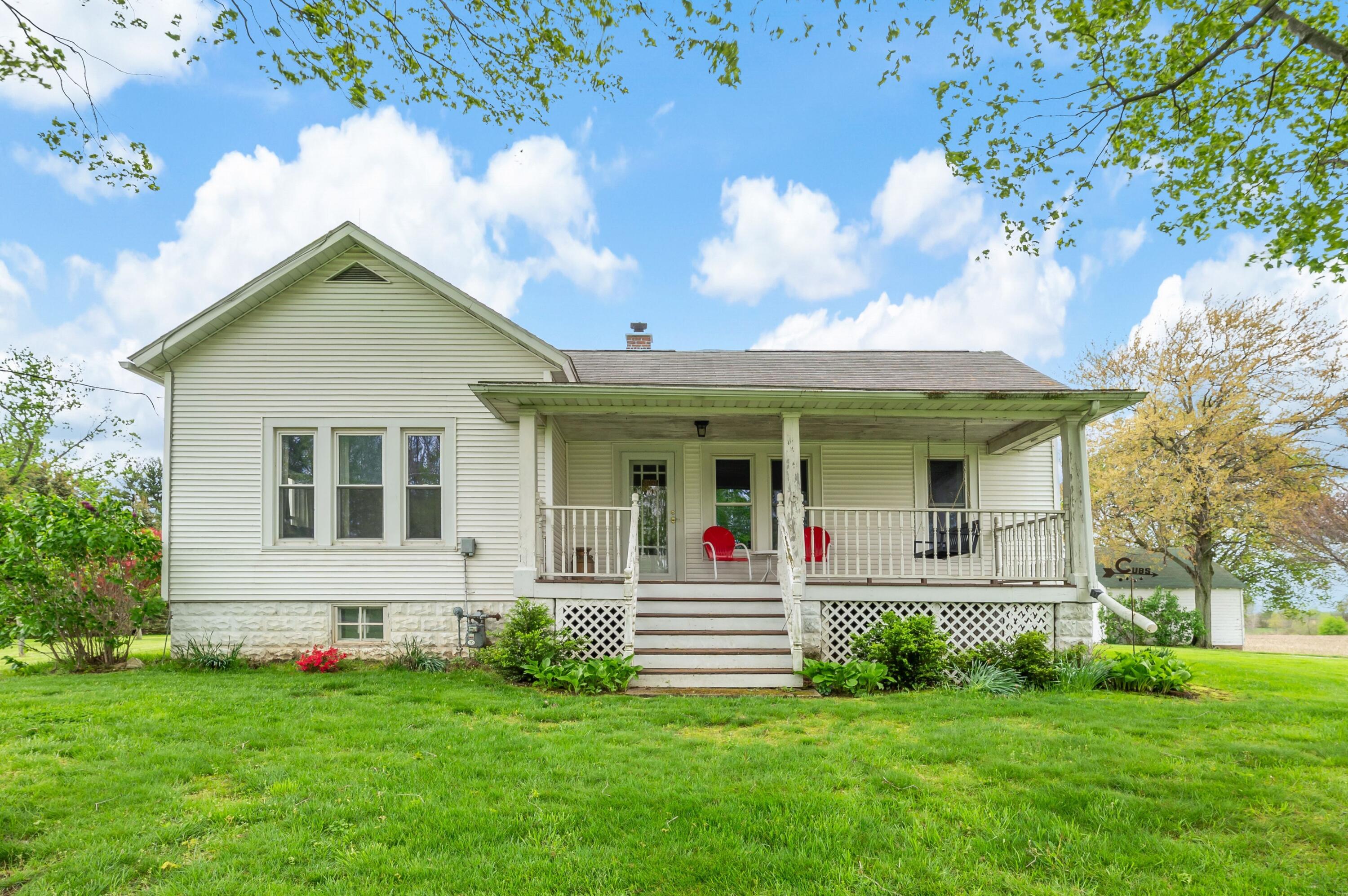16686 Cleveland Avenue Galien, MI 49113 - Photo 4 of 89 04DSC_0866