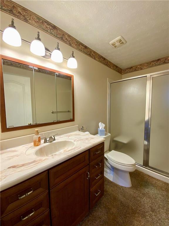 380 3rd Street, Unit 380 Beaver, PA 15009 - Photo 19 of 25 a bathroom with a sink and a mirror