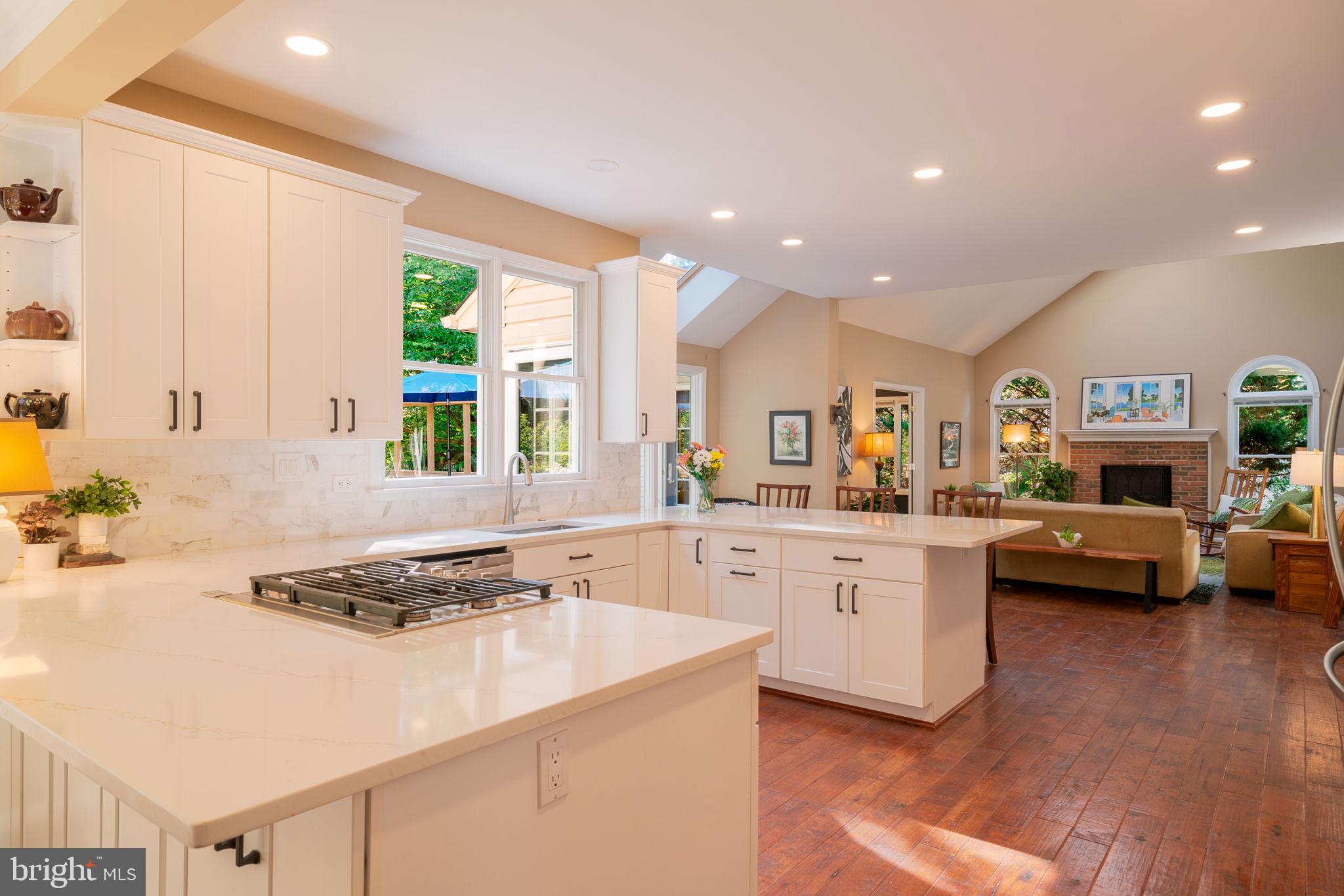 1308 Aldbury Way Reston, VA 20194 - Photo 7 of 84