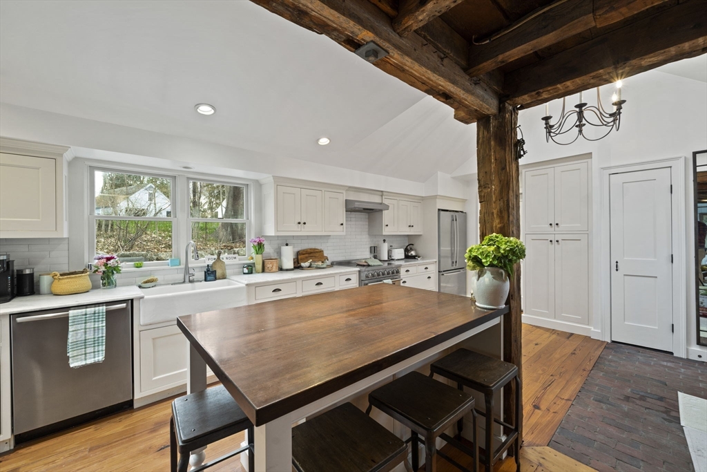 605 Main Street Hingham, MA 02043 - Photo 9 of 33
