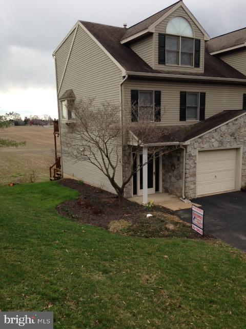 32 Laurel Ridge Leola, PA 17540 - Photo 3 of 14 Gallery Image 3