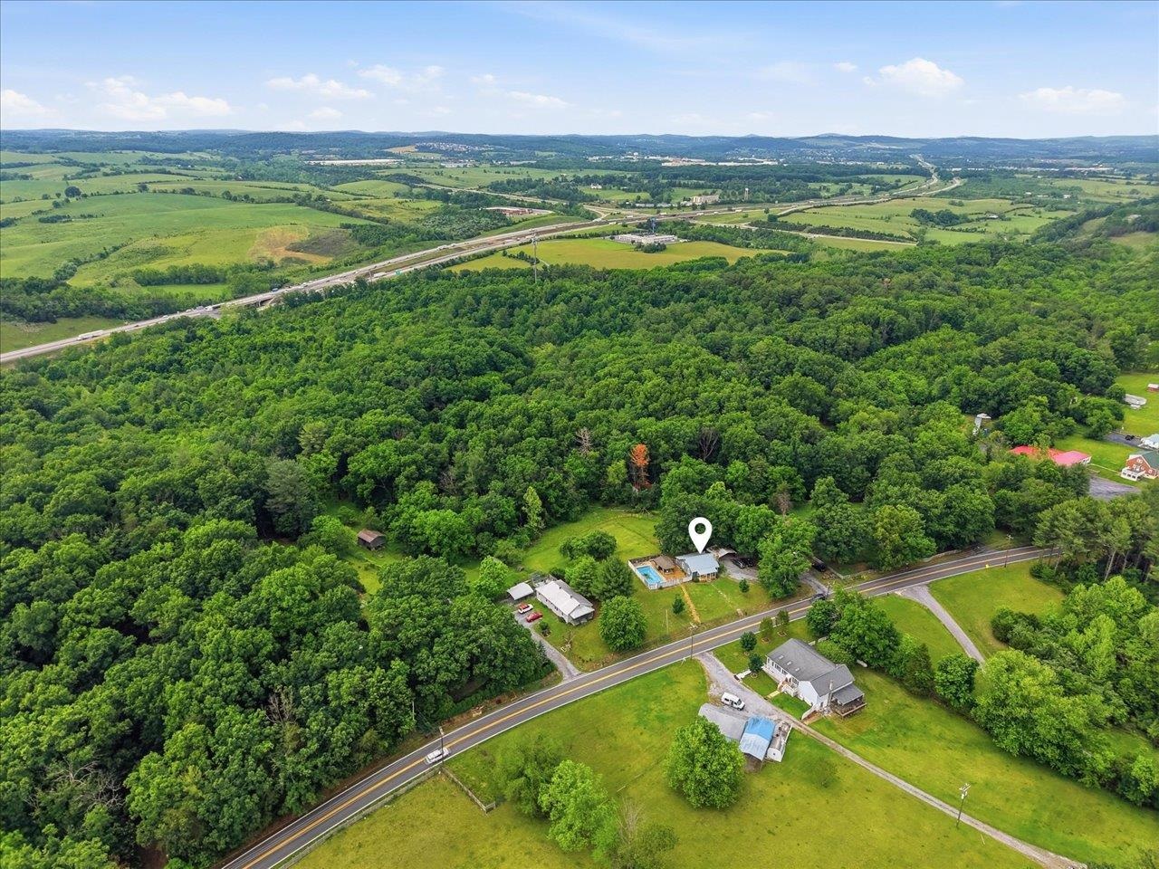 1296 New Hope Road Staunton, VA 24401 - Photo 34 of 37 a view of a city