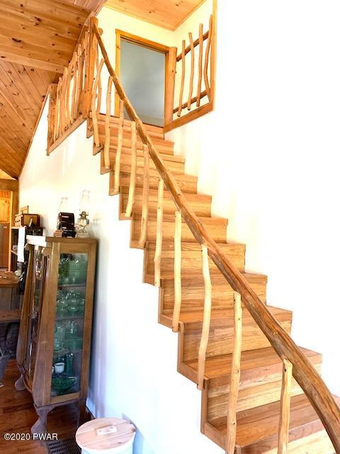 211 Schuman Road Damascus, PA 18415 - Photo 45 of 115 Stairway