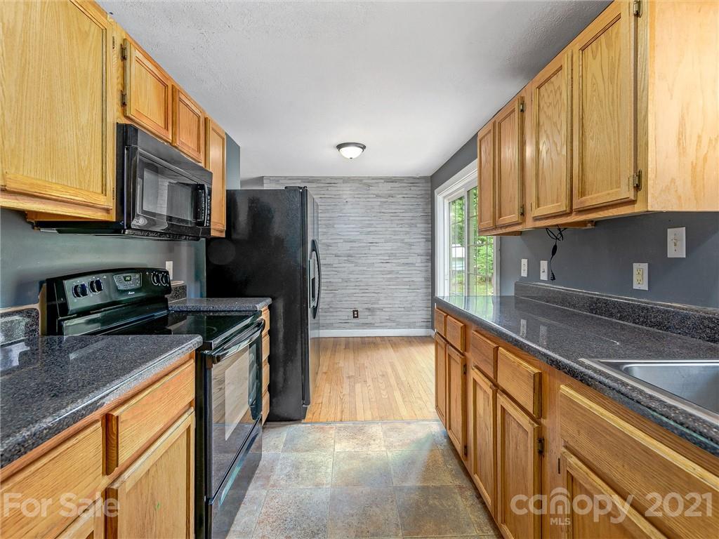 136 Homestead Road Candler, NC 28715 - Photo 17 of 30 Gallery Image 17