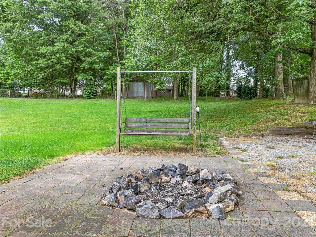 136 Homestead Road Candler, NC 28715 - Photo 9 of 30 Gallery Image 9