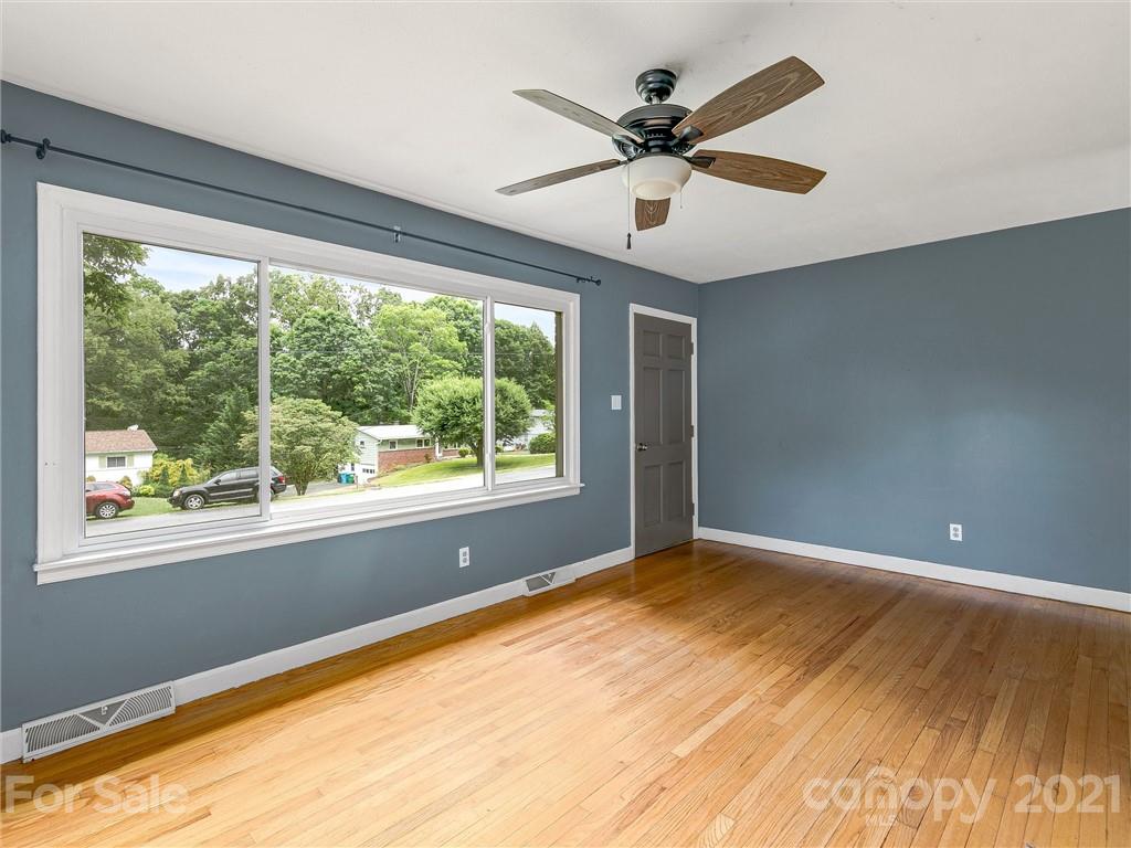 136 Homestead Road Candler, NC 28715 - Photo 10 of 30 Gallery Image 10