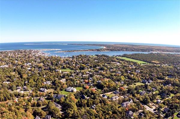 8 Noras Way Edgartown, MA 02539 - Photo 3 of 8 Gallery Image 3