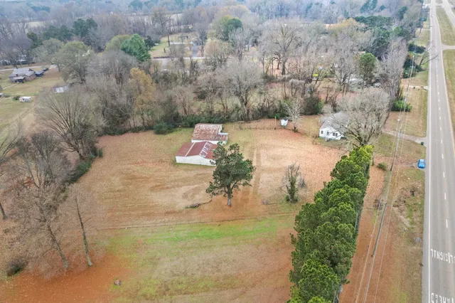 a view of roof with sitting area
