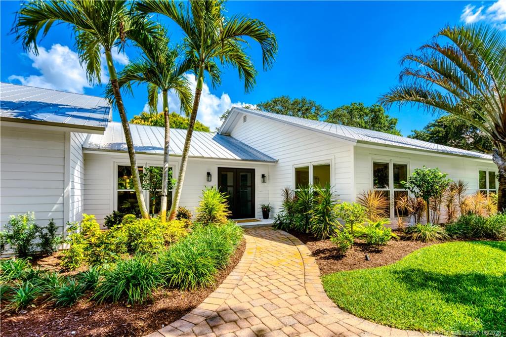 10 Ridgeland Drive Stuart, FL 34996 - Photo 2 of 47