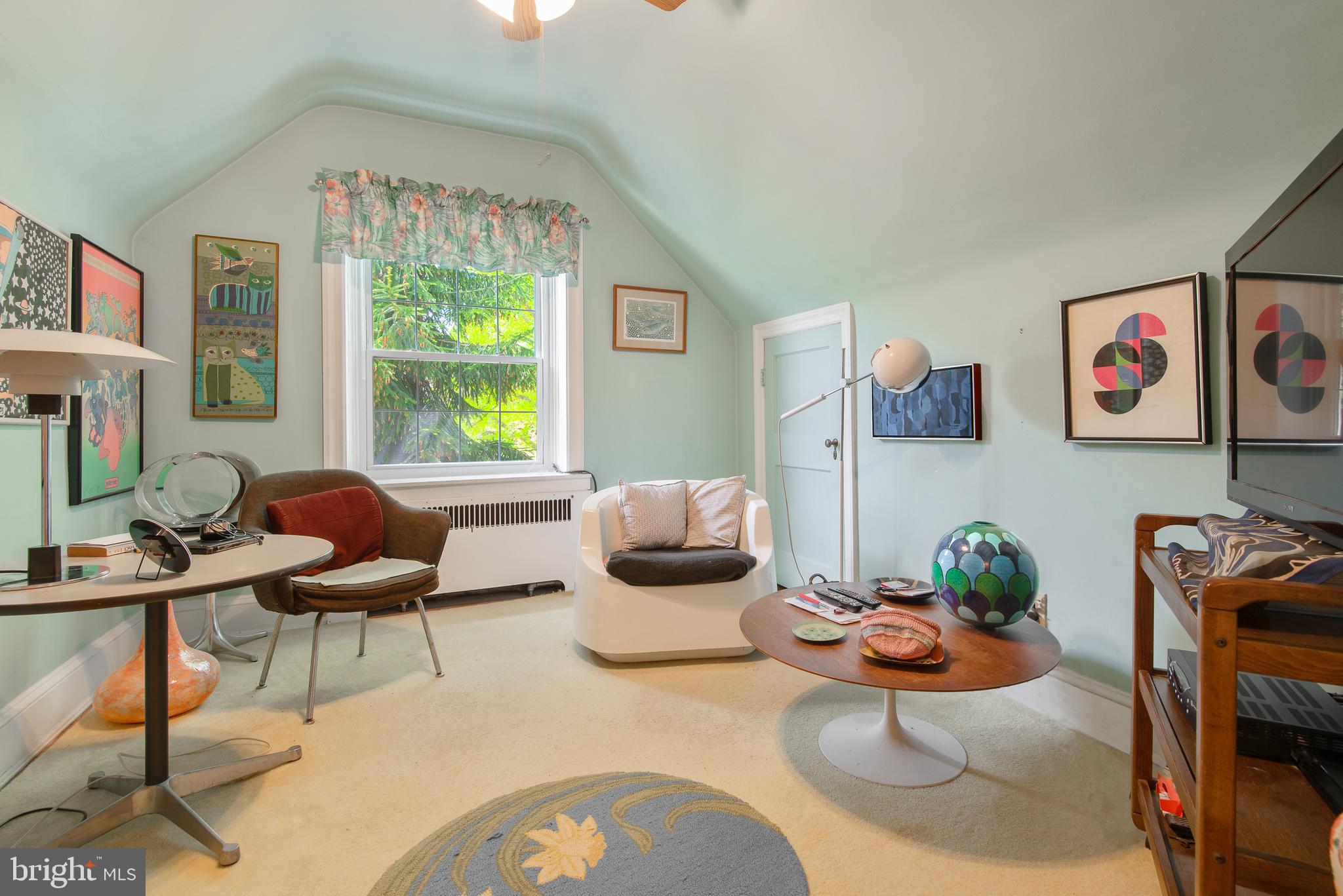 10 Edgeview Road Towson, MD 21286 - Photo 34 of 56 Fourth Bedroom - Funky!