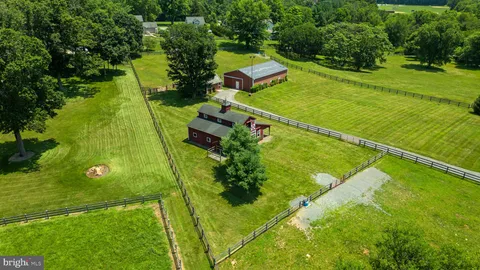 a view of an outdoor space and a yard