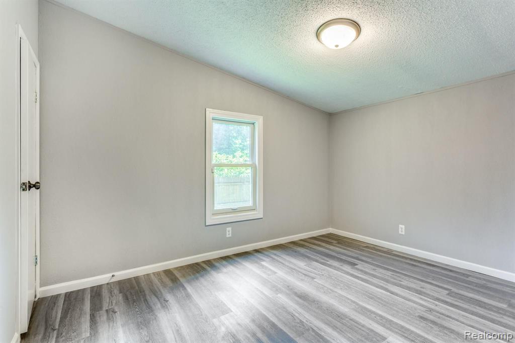 3813 Pine Road Fort Gratiot, MI 48059 - Photo 21 of 25