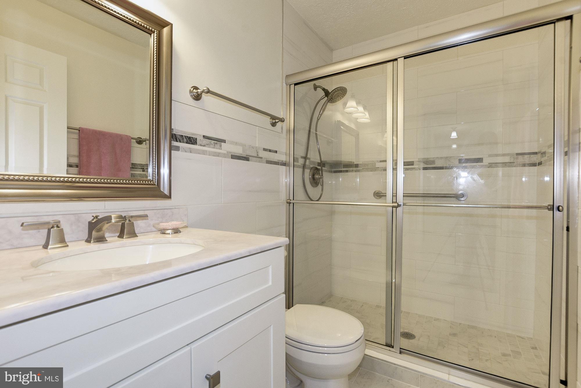 2101 Falling Creek Road Silver Spring, MD 20904 - Photo 47 of 53 Upper hall full bath