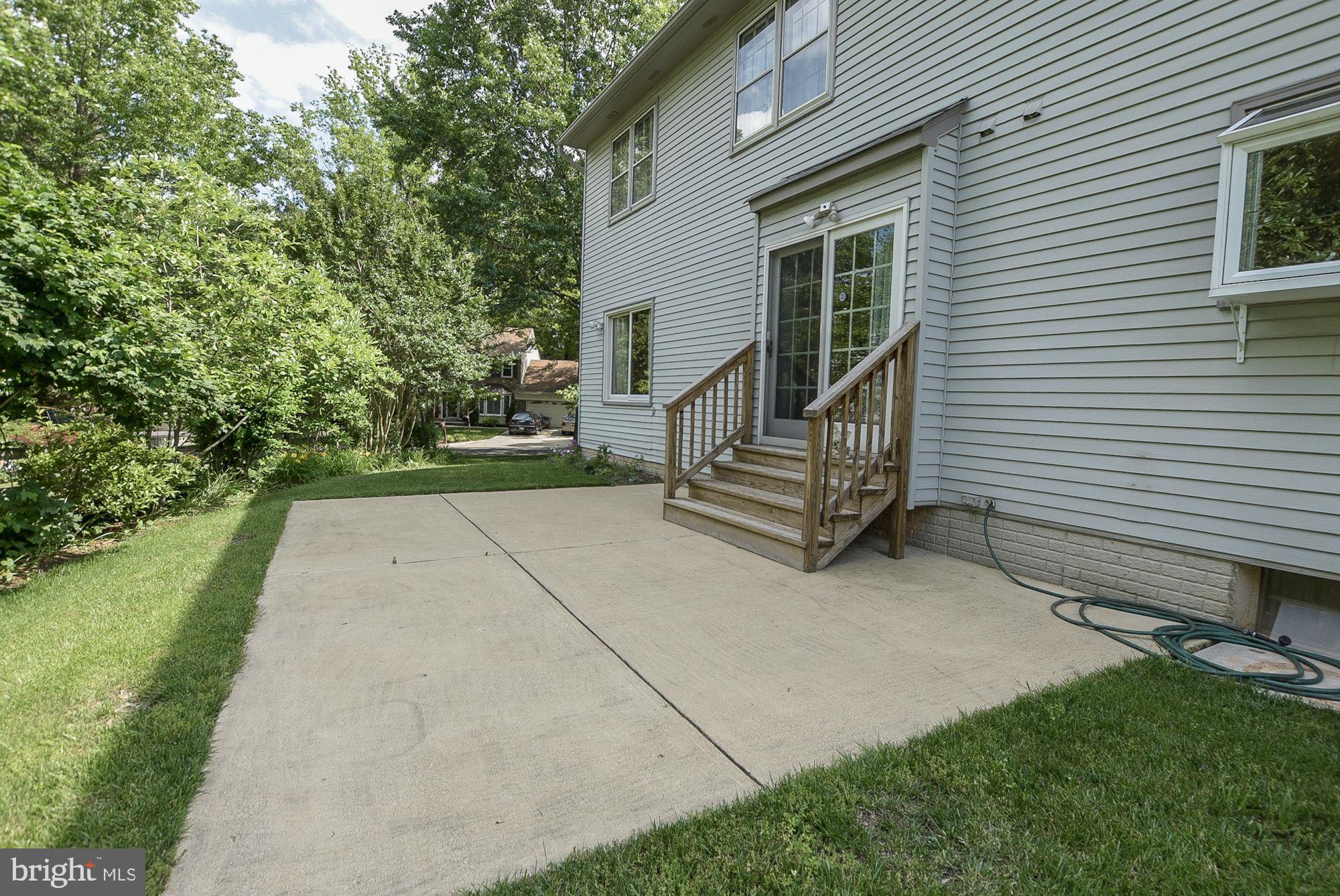 2101 Falling Creek Road Silver Spring, MD 20904 - Photo 7 of 53 Rear patio access from kitchen eating area