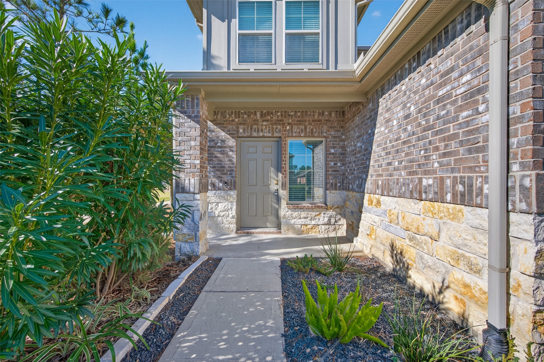 14432 Sugar Pines Drive Conroe, TX 77302 - Photo 4 of 26