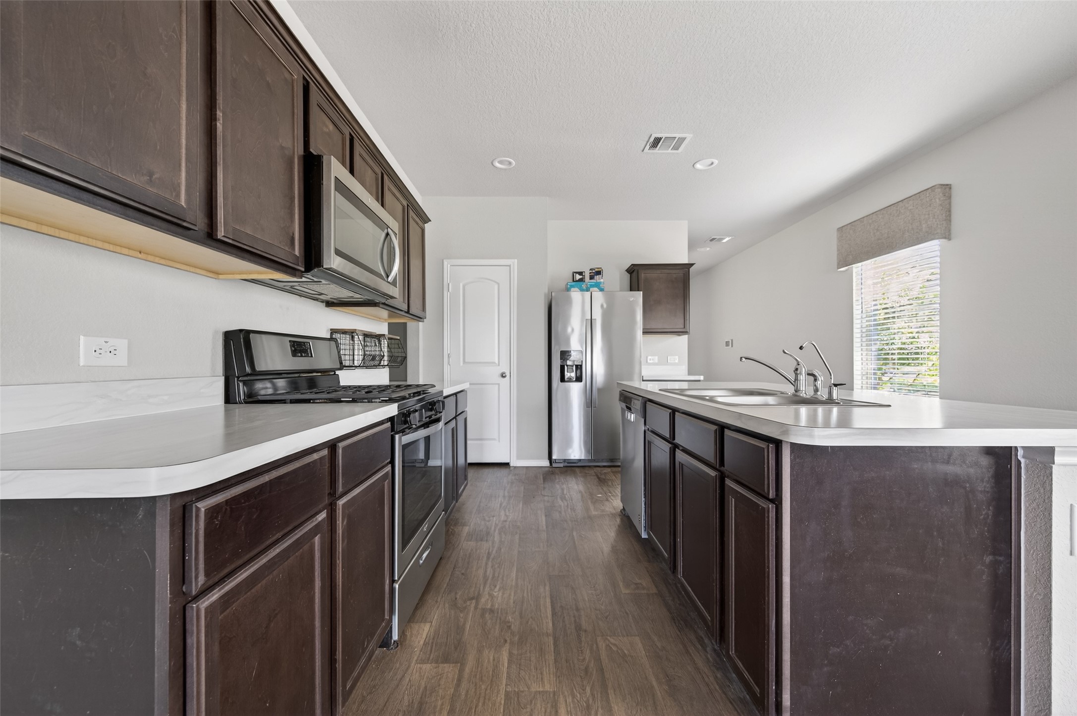 14432 Sugar Pines Drive Conroe, TX 77302 - Photo 8 of 26