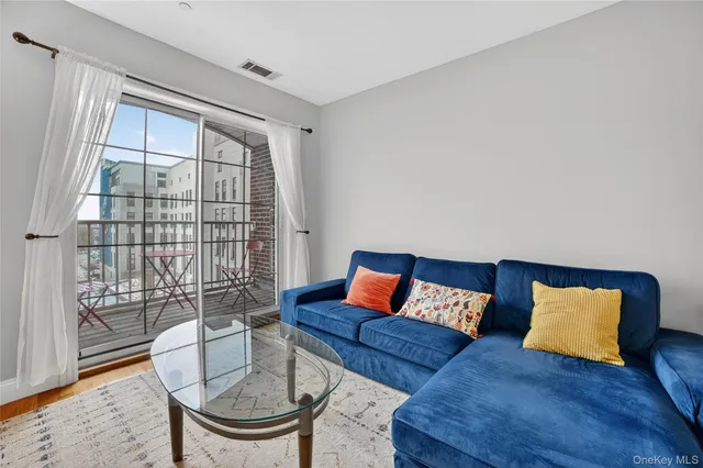 $3,000 | 543 Main Street, Unit 502, New Rochelle, NY 10801