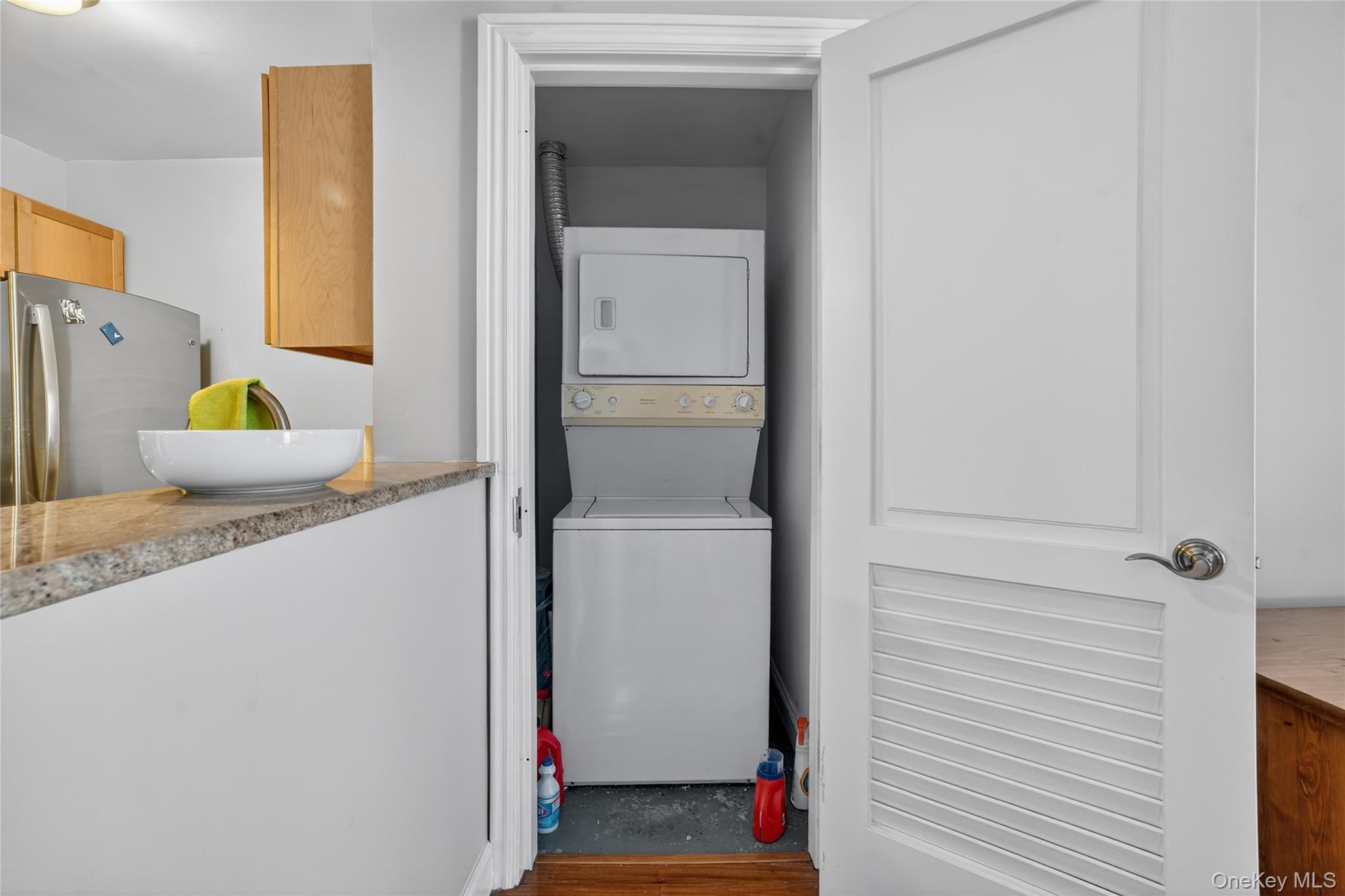 543 Main Street, Unit 502 New Rochelle, NY 10801 - Photo 21 of 31 There is laundry in the unit.