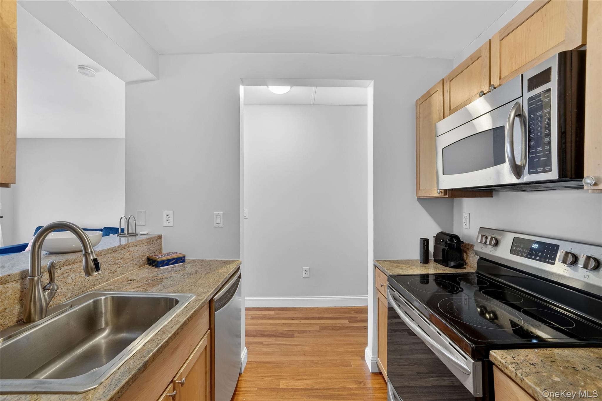543 Main Street, Unit 502 New Rochelle, NY 10801 - Photo 7 of 31 Another view of the kitchen.
