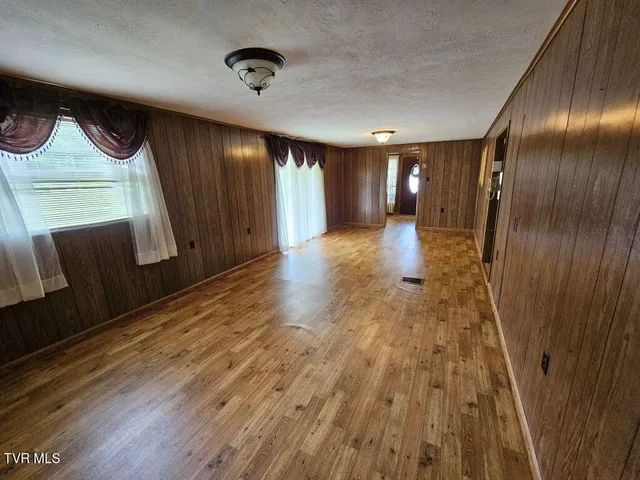 $130,000 | 220 Gillispie Road, Pounding Mill, VA 24637