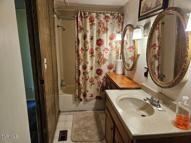 $130,000 | 220 Gillispie Road, Pounding Mill, VA 24637