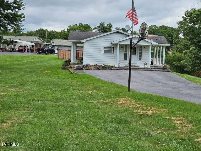 $130,000 | 220 Gillispie Road, Pounding Mill, VA 24637