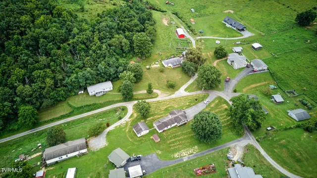 $130,000 | 220 Gillispie Road, Pounding Mill, VA 24637