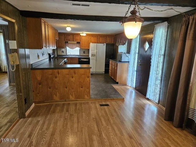 $130,000 | 220 Gillispie Road, Pounding Mill, VA 24637