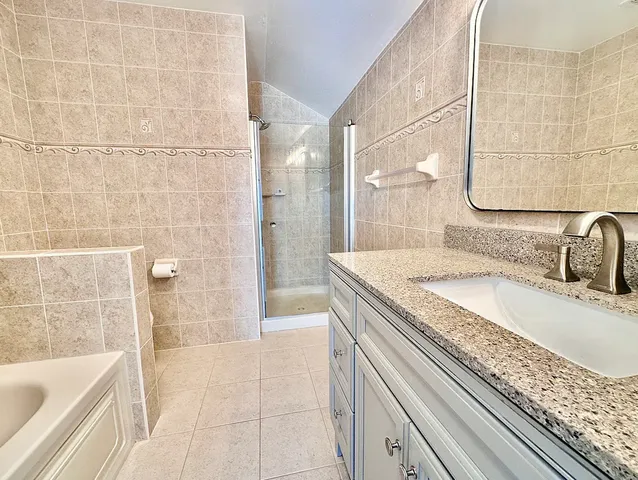 $4,000 | 481 Father Capodanno Boulevard, Unit N | South Beach