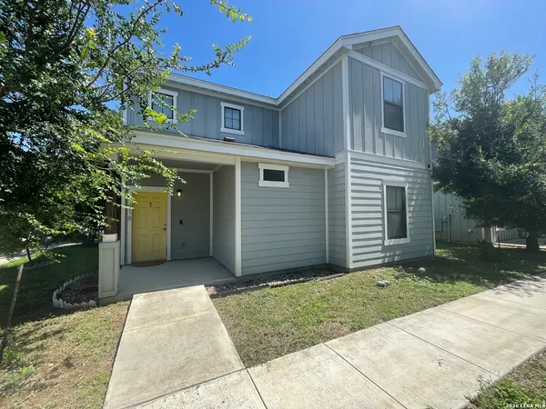 $1,799 | 418 Lockhart Street, San Antonio, TX 78202