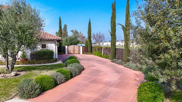 $1,852,700 | 2564 East Sarazen Avenue, Fresno, CA 93730