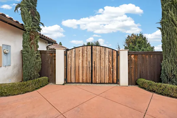 $1,852,700 | 2564 East Sarazen Avenue, Fresno, CA 93730